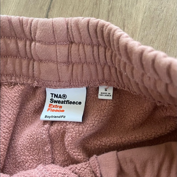 TNA Extra Fleece Boyfriend Sweatpant - Picture 2 of 3